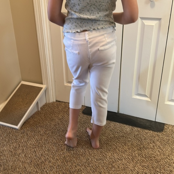 Low rise stretch capris - Picture 10 of 12